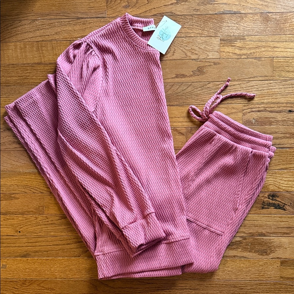Pink Textured Lounge Set